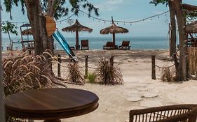 Sunscape Villa - Beachfront And Private Pool